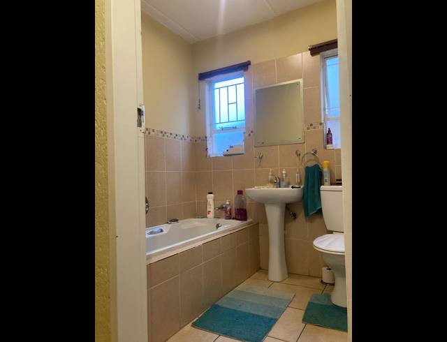 3 BEDROOM TOWNHOUSE FOR SALE IN ORMONDE